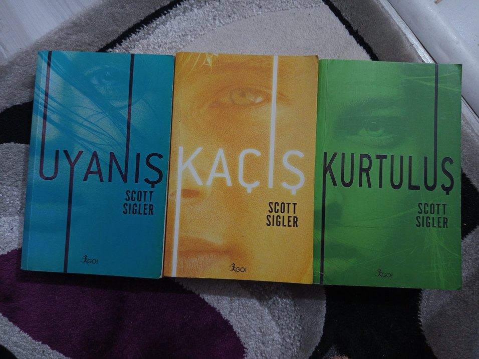 Scott Sigler Üçlemesi: Uyanış, Kaçış, Kurtuluş - Görsel 3