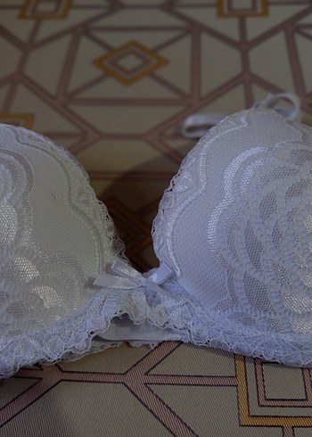 Beyaz, dantelli, içi nefes alan sütyen - Görsel 2