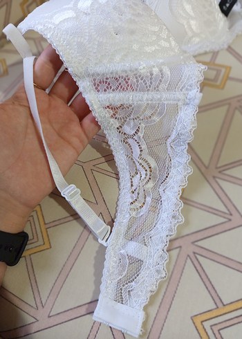 Beyaz, dantelli, içi nefes alan sütyen - Görsel 4