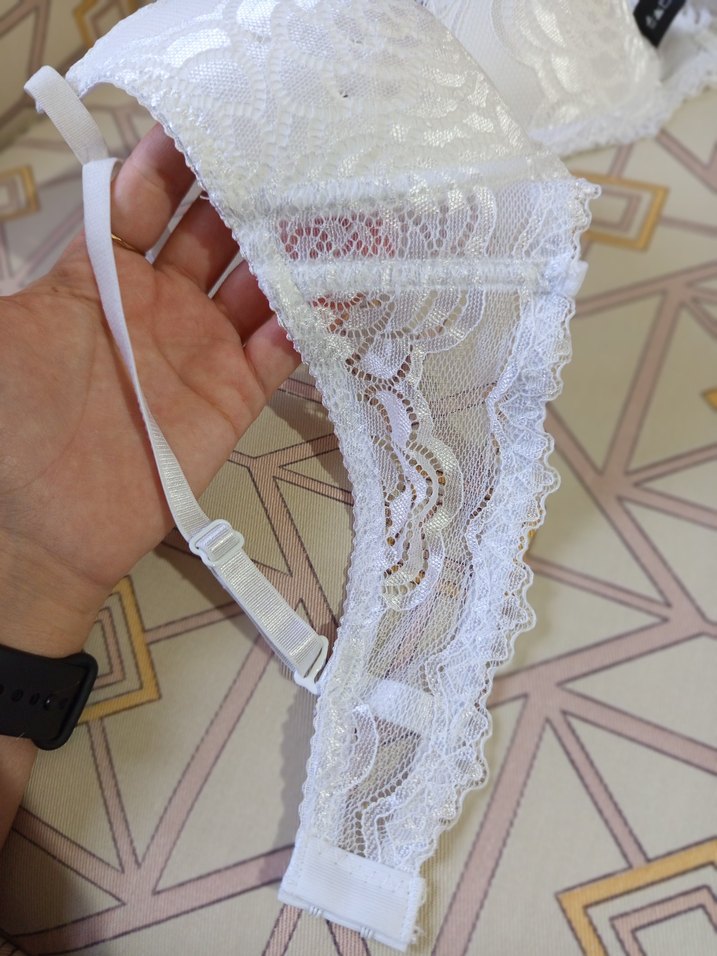 Beyaz, dantelli, içi nefes alan sütyen - Görsel 4