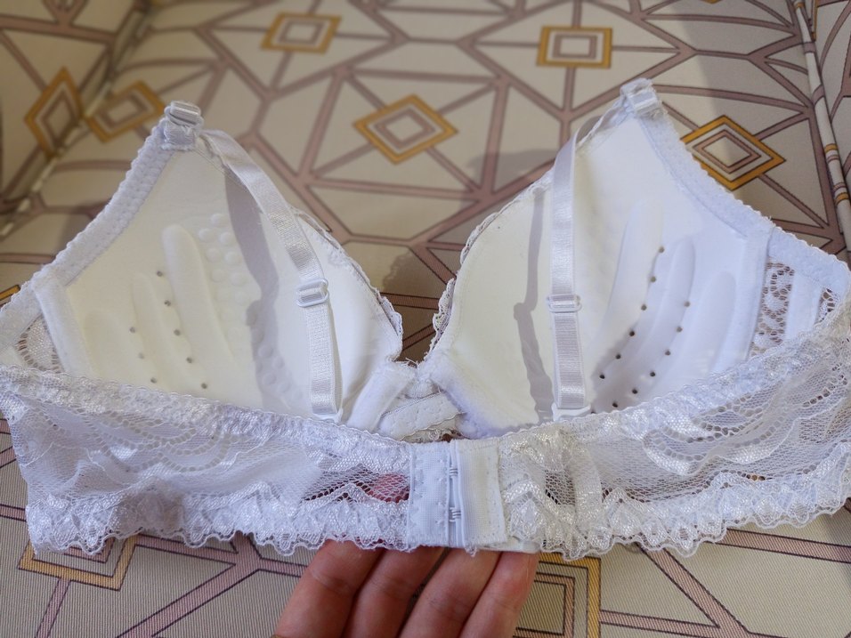 Beyaz, dantelli, içi nefes alan sütyen - Görsel 3