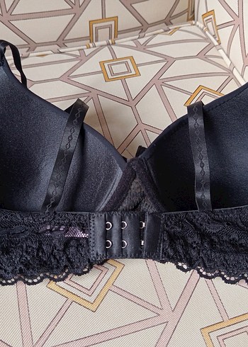 Siyah Dantelli Sütyen Takımı - Görsel 6