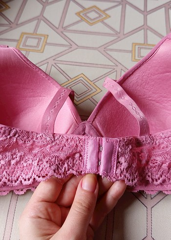 Pembe Nakışlı Etiketli Sütyen - Görsel 2