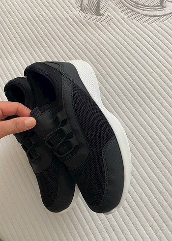 Nike Siyah Bağcıklı Kadın Spor Ayakkabı