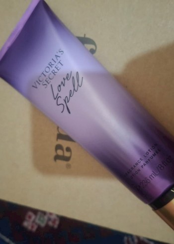 Victoria's Secret Love Spell Vücut Losyonu