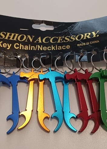 Metal çekiç şeklinde açacak anahtarlık