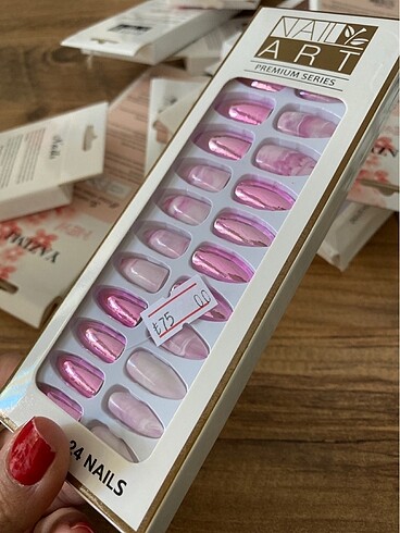 Flormar Takma tırnak