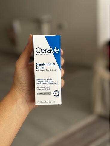 CeraVe Nemlendirici Yüz Ve Vücut Kremi - Kuru Ciltler İçin Seram