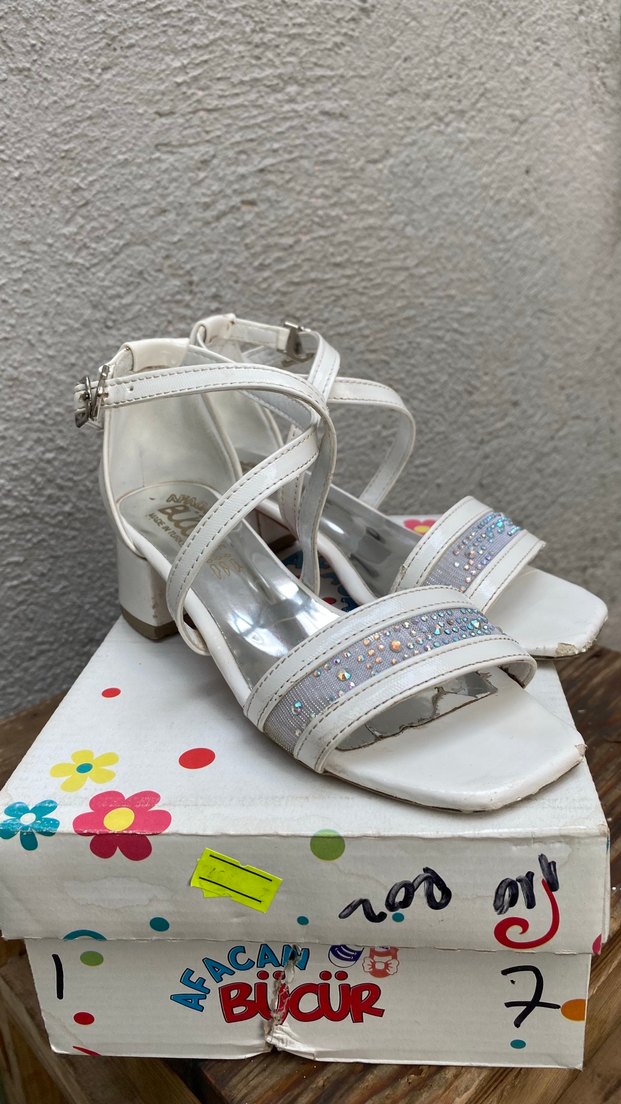 Beyaz topuklu  çocuk Ayakkabı - Görsel 3