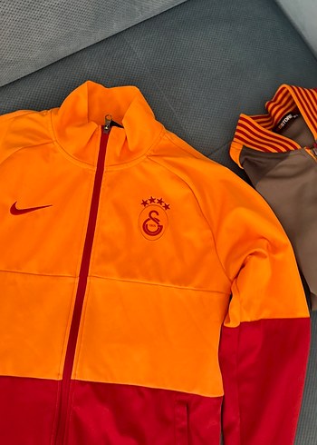 Nike Galatasaray Kırmızı Turuncu Fermuarlı Ceket - Görsel 3
