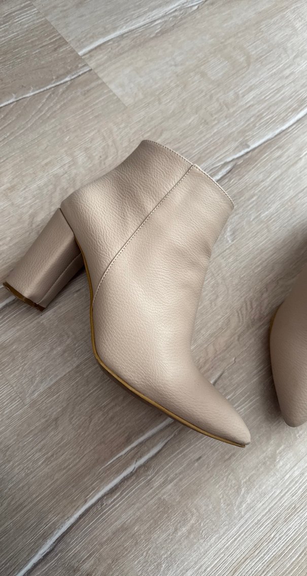 Bej Deri Stiletto Topuklu Kadın Bot - Görsel 2