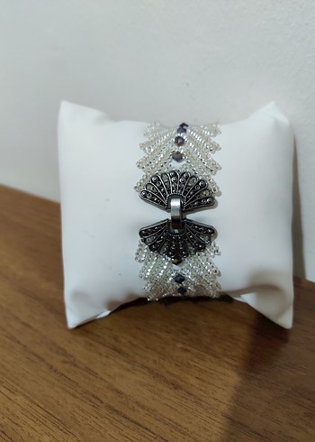 El yapımı İşlemeli Boncuklu Gri Gotik Bileklik - Görsel 4