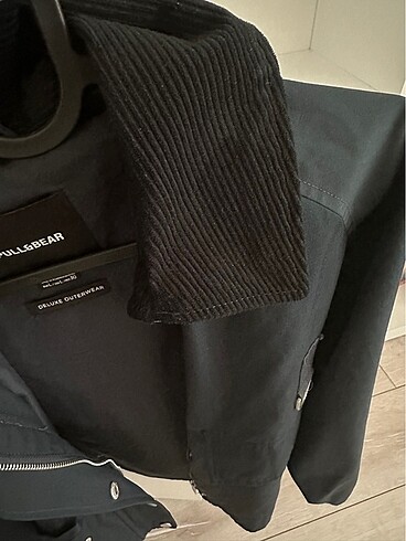 Pull and Bear Ceket/yağmurluk tarzında