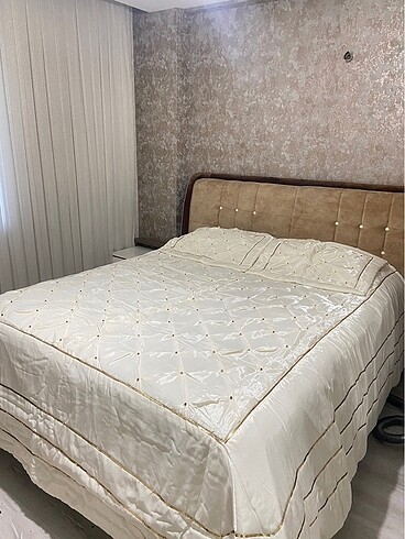 Saten yatak örtüsü takımı