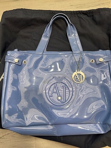 Armani rugan çanta
