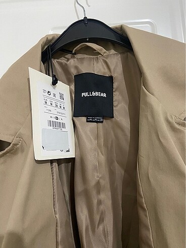 m Beden Trençkot pull and bear etiketli