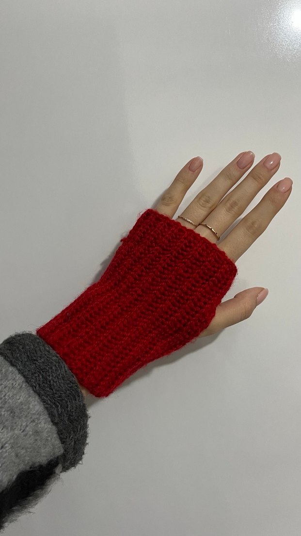 Kırmızı Örgü Parmaksız Kadın Eldiveni - Görsel 3