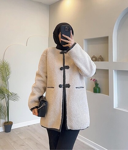 Aplikli Peluş Mont