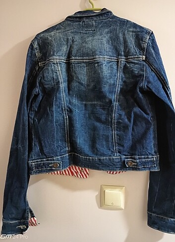 Diğer Kot ceket. Beden 40. Çok iyi durumda.
