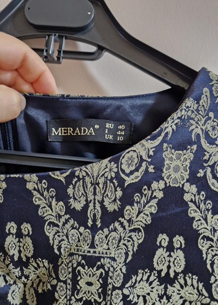 Elbise Merada marka. BEDEN 40. Çok güzel bir kumaş. Duruşu harik - Görsel 3