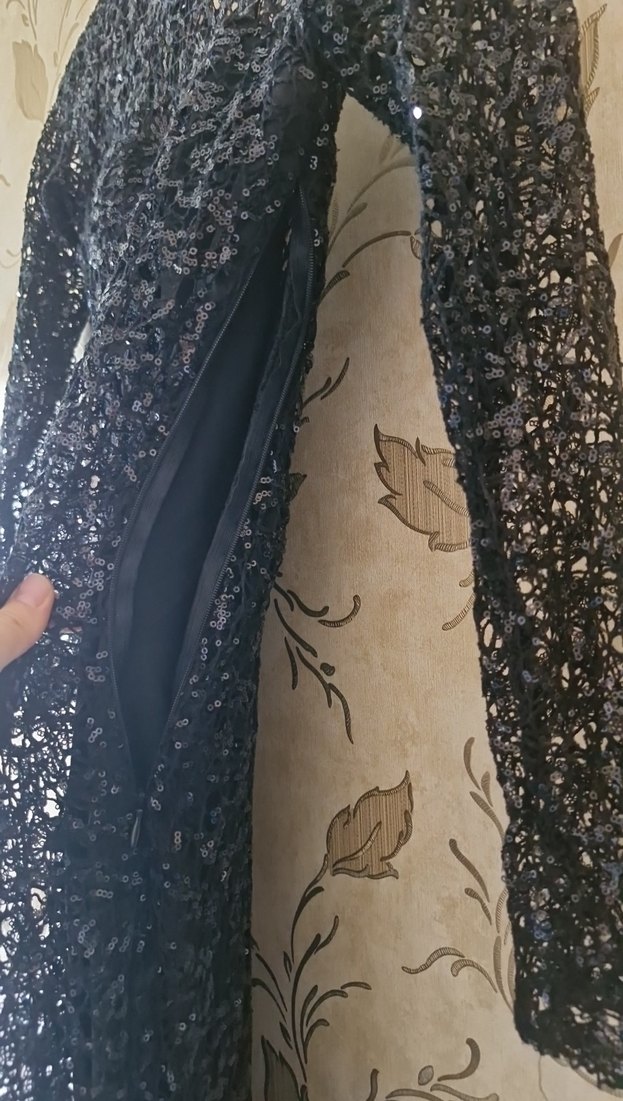 siyah pullu Uzun Kollu Drapeli Abiye Elbise - Görsel 5