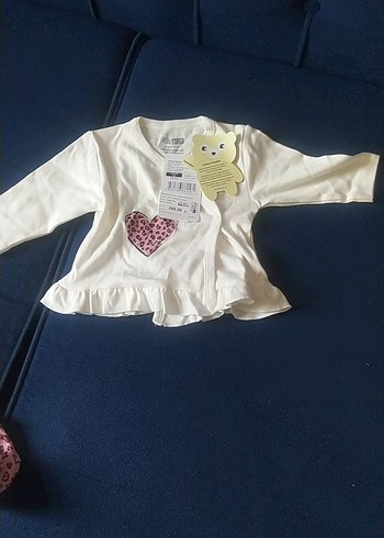 Beyaz fırfırli Kalp Detaylı Bebek Kız Takımı - Görsel 3