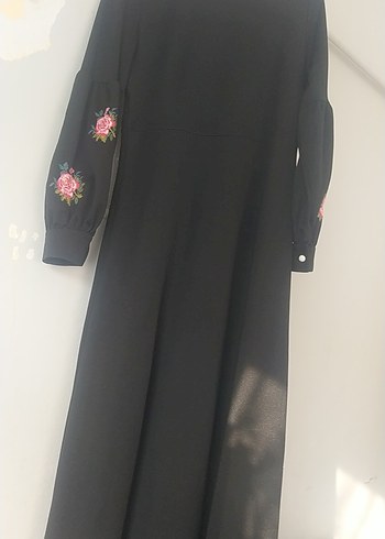 Nakış Detaylı Siyah Uzun Kollu Uzun Elbise - Görsel 4
