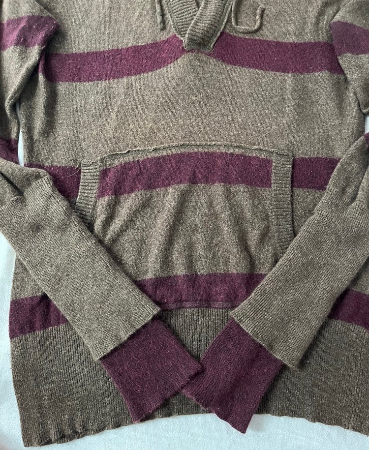 Not The Same Kapüşonlu V Yakalı Çizgili Kadın Kazak - Görsel 3