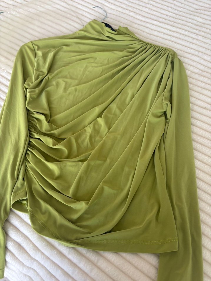 Haki Renkli Drapeli Yüksek Yakalı Kadın Bluz - Görsel 3