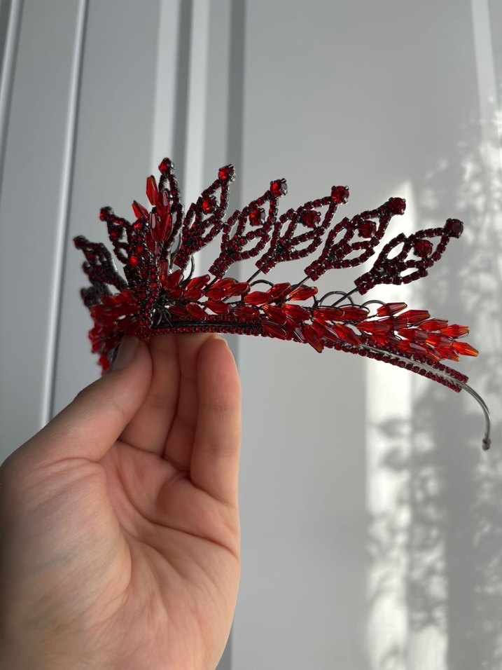 Koyu Kırmızı Boncuklu Gotik Taç - Görsel 4