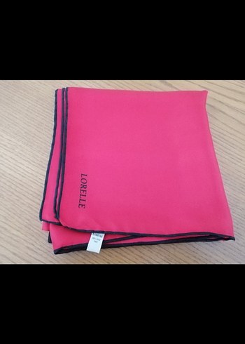 Kırmızı az kullanılmış başörtü - Görsel 2