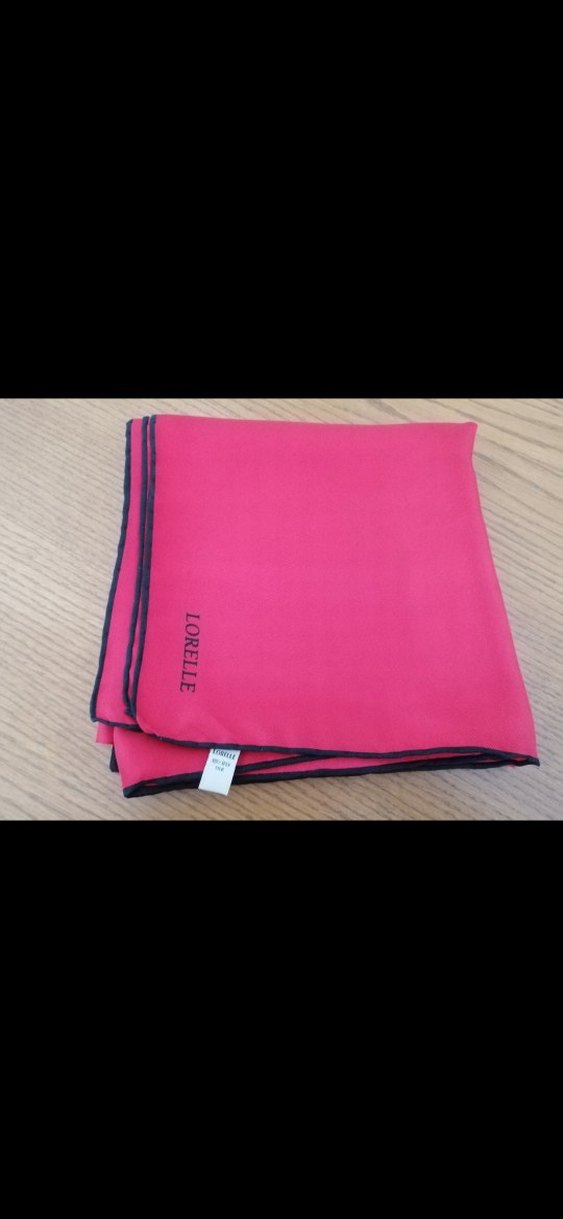 Kırmızı az kullanılmış başörtü - Görsel 2