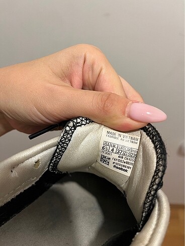 37 Beden siyah Renk Reebok süet spor ayakkabı
