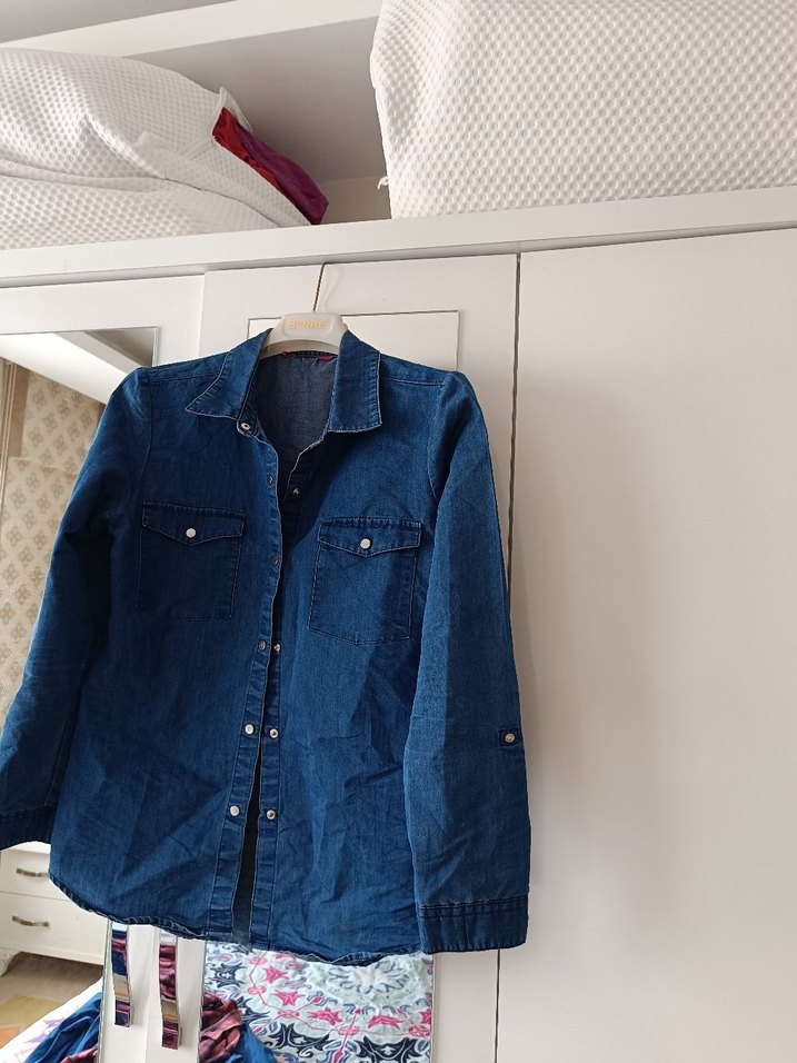 Düğmeli Mavi Denim Kadın Gömlek - Görsel 3