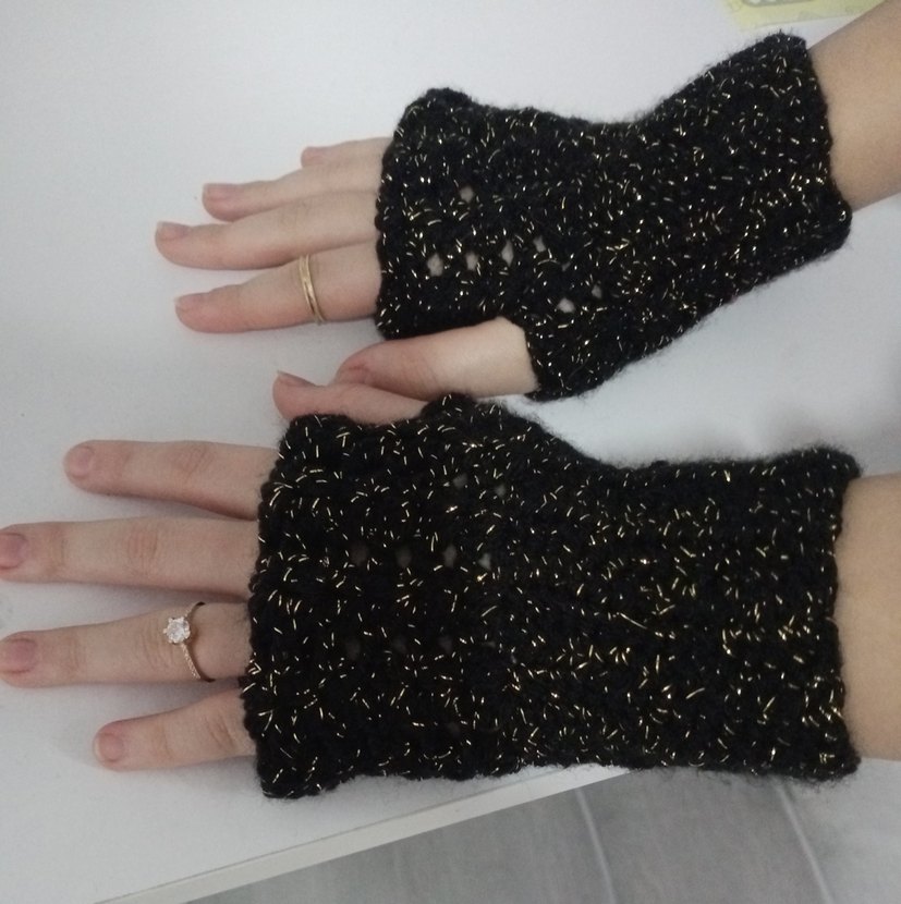 Siyah Parlak Örgü Kadın Eldiven - Görsel 4