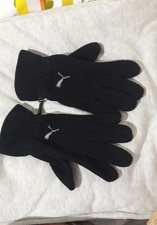 siyah eldiven 