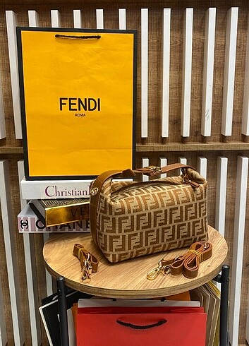 FENDI BAYAN ÇANTA 