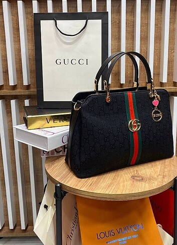 GUCCI BAYAN ÇANTA 