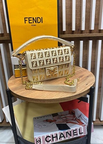 Beden FENDİ BAYAN ÇANTA