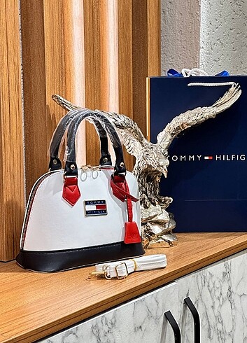 TOMMY HILFIGER BAYAN ÇANTA 