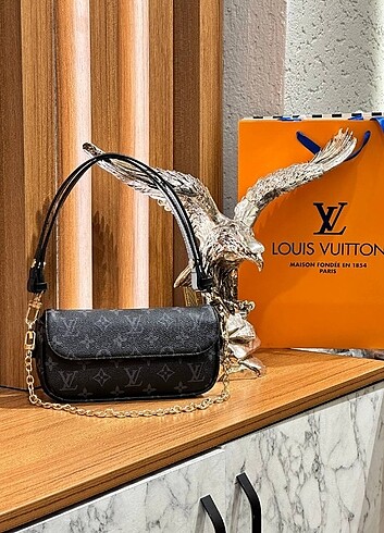 LOUİS VUİTTON ÇANTA 