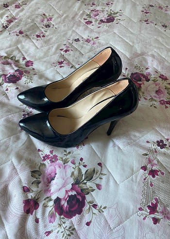 39 Beden Parlak Siyah Stiletto Topuklu Kadın Ayakkabısı