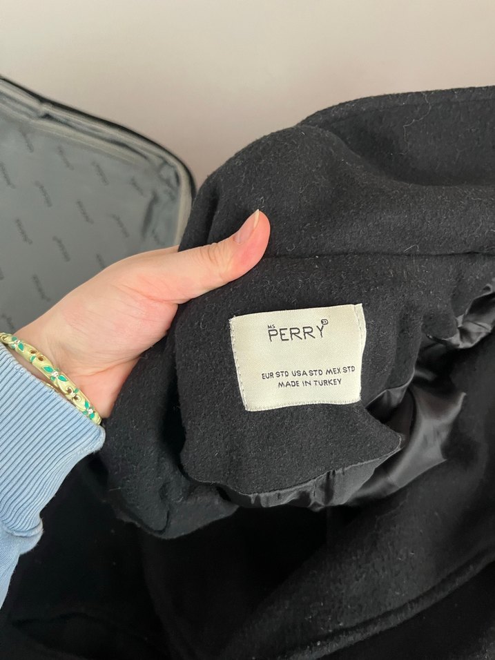 Çift Düğmeli Siyah Kaban - Görsel 2