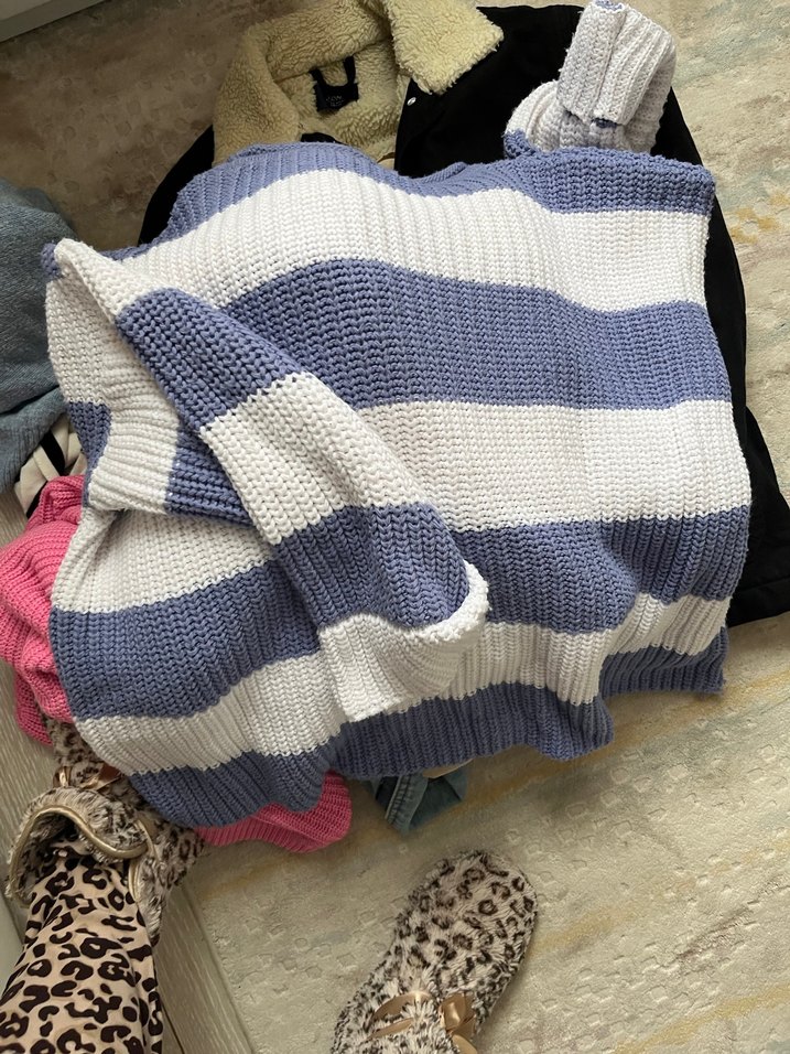 Beyaz Çizgili Örgü Kadın Kazak - Görsel 2