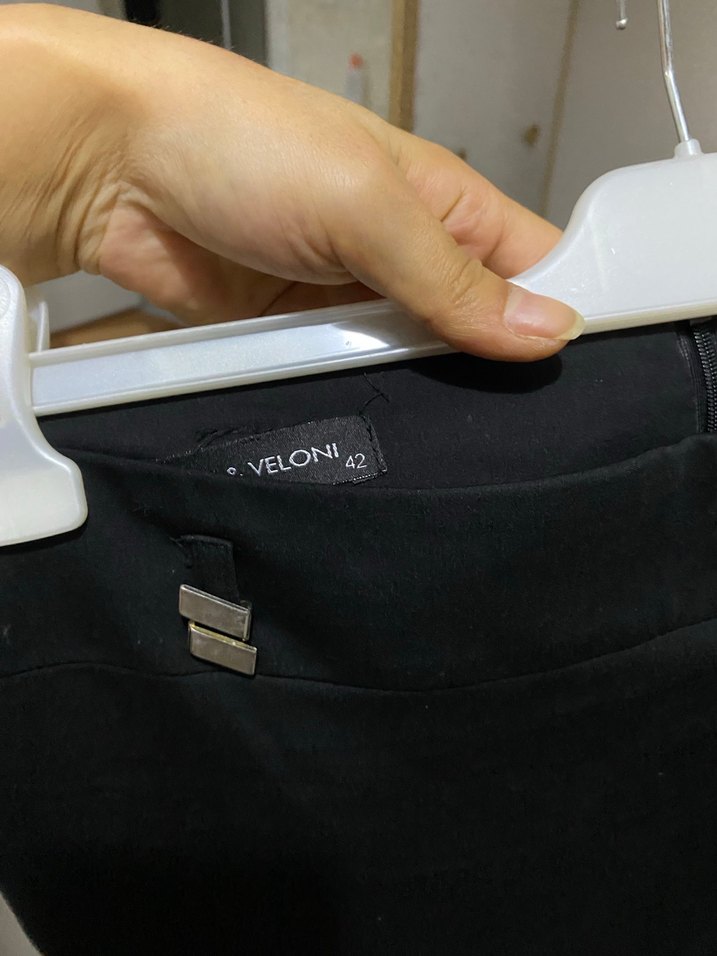 Kemer Detaylı Siyah Midi Kalem Etek - Görsel 3