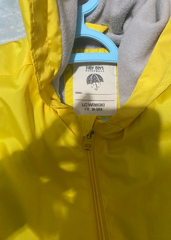 Kapüşonlu Sarı Erkek Çocuk Yağmurluk - Görsel 2