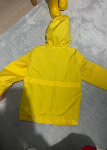 Kapüşonlu Sarı Erkek Çocuk Yağmurluk - Görsel 4