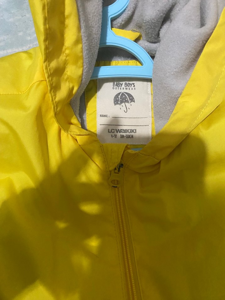 Kapüşonlu Sarı Erkek Çocuk Yağmurluk - Görsel 2