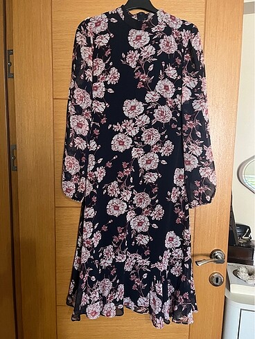 Trendyol & Milla Şifon elbise. Baharlık