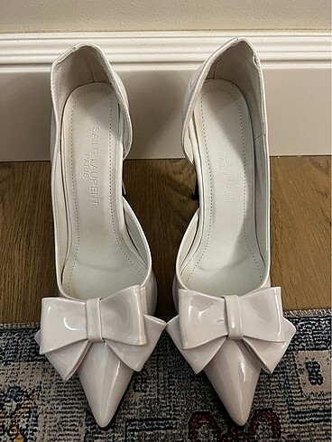 Beyaz stiletto